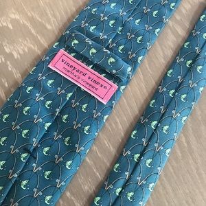 Vineyard Vines men’s silk Tie